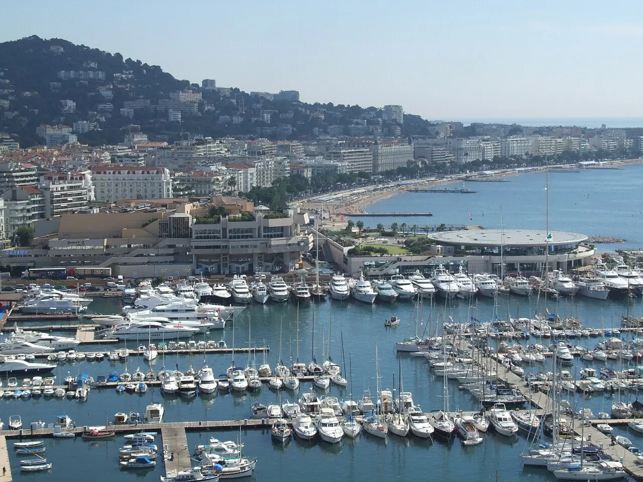 Port de Cannes et baie de la Croisette