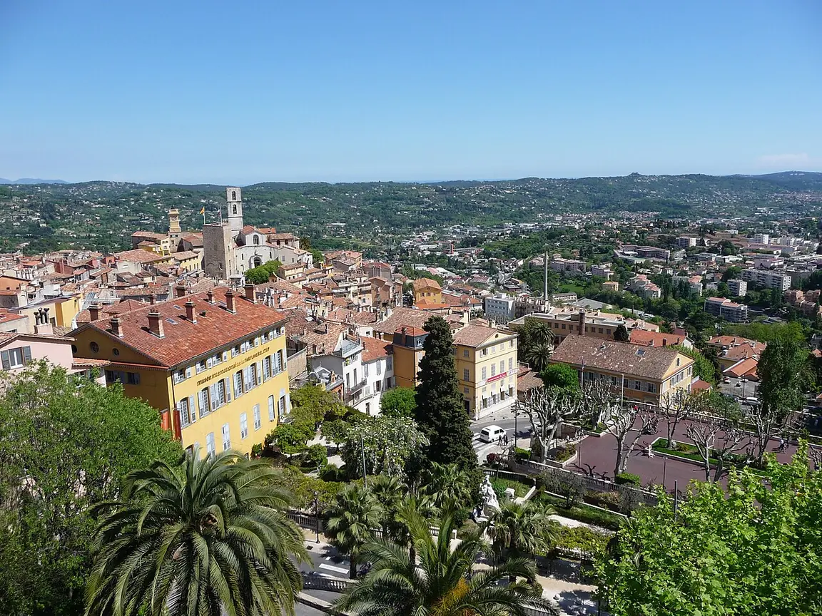 Toits et clocher du centre historique de Grasse