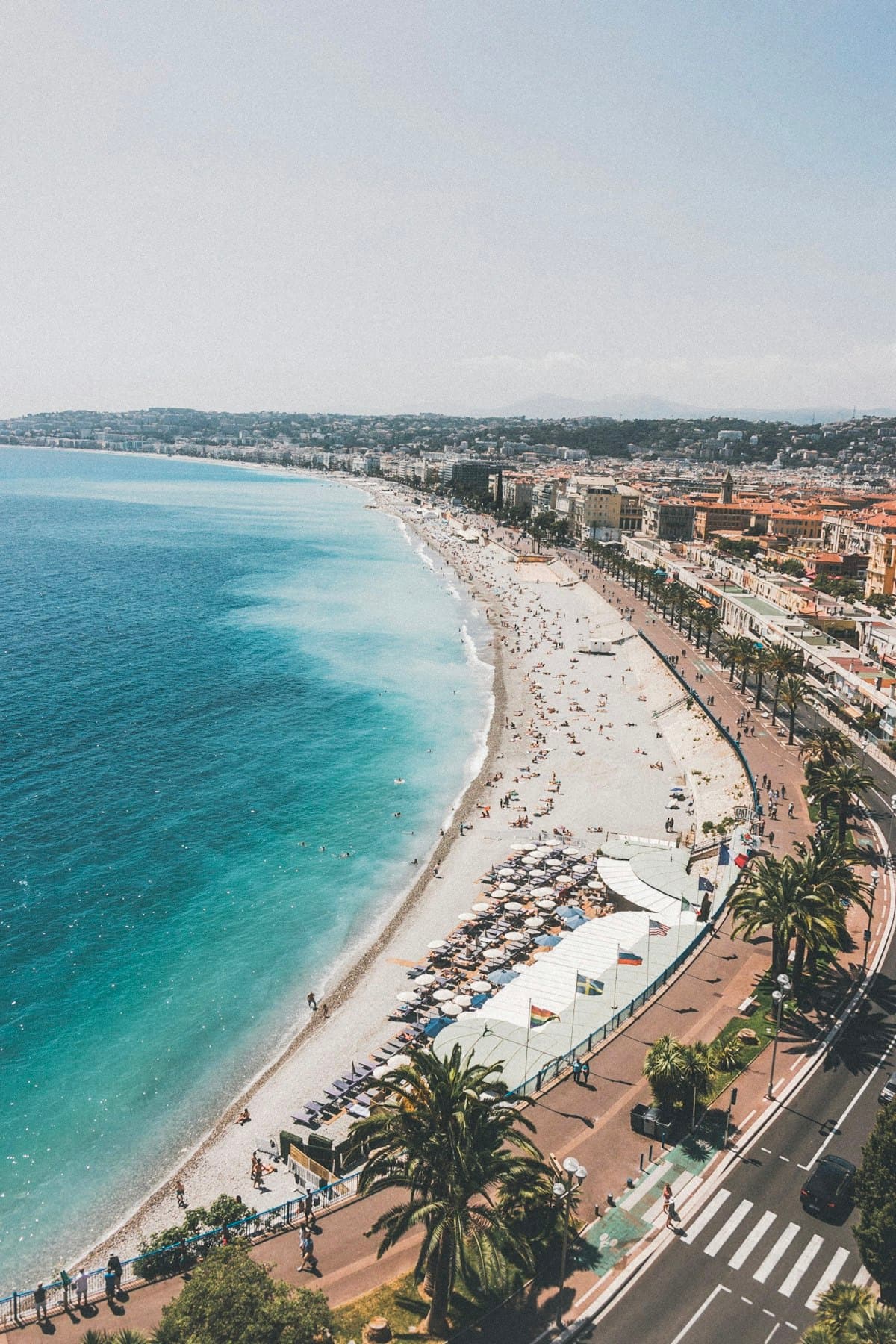 Das Mittelmeer und die Promenade von Nizza